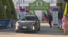 Na jihu Čech odstartoval závod elektromobilů. Zahájení proběhlo u jaderné elektrárny