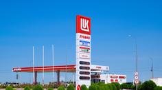 První velká ruská firma se postavila Putinovi. Lukoil chce konec války