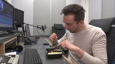 Jíte oběd na pracovišti? Snižuje to efektivitu práce, tvrdí psycholog