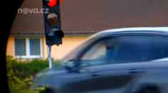 Vyzkoušeli jsme policejní superdalekohledy. Co vše vidí?