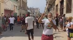 Největší demonstrace za posledních 30 let na Kubě nabývají na síle