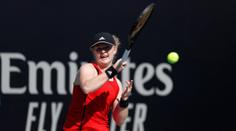 Hrát nebudeš, říkali doktoři tenistce bez prstů, teď ji čeká grandslam