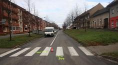 Muž v oktávce srazil holčičku (10). Zraněnou ji odvezl do školy a ujel