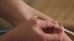 Dívka zemřela po požití fentanylu. Dealerovi hrozí až 18 let vězení