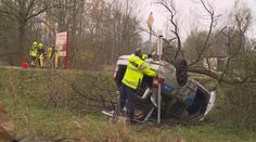 Čeští policisté bourali v Německu! Naháněli podezřelého, přerazili strom