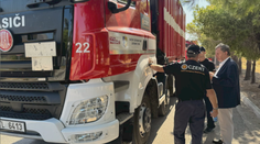 Čeští hasiči začínají pomáhat s požáry v Řecku. V Athénách je situace vážná