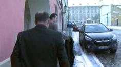 Rozhodne volby ukradený KABÁT? Reportér Hruška našel zloděje v Zemanově štábu