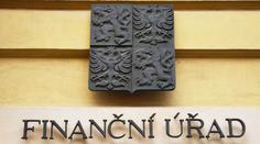KOMPLETNÍ SEZNAM: Resort zruší desítky finančáků. Nahradí je výjezdy a linky