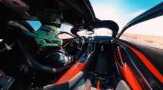 Nové nejrychlejší auto světa umí 533 km/h. Zažijte rekord přímo v kabině!