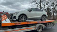Policie v Praze zabavuje desítky aut. Do případu jsou zapojeni i známí fotbalisté