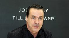 V Německu ukradli sochu frontmana kapely Rammstein. Stála tam jen den