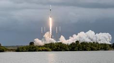 Raketa Falcon vynesla na oběžnou dráhu rekordních 143 satelitů