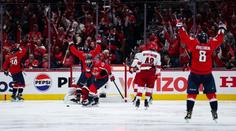 Washington přehrál Carolinu a srovnal stav série, Oilers podruhé setnuli Vegas