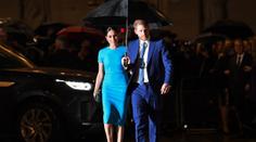Harry a Meghan doprovodí na mši královnu. V pondělí naposledy