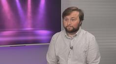 Jeho snem bylo řídit kamion. Nyní hraje v Ulici a učí lidi létat