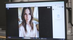 Senior poslal podvodníkovi miliony. Myslel, že si píše se Sandrou Bullock