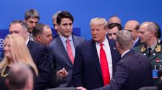 Trump odjel ze summitu NATO dřív, světoví vůdci z něj měli srandu