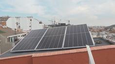Solární panely prudce zlevňují. Pořídit si elektrárnu na dům se teď vyplatí