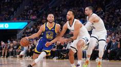 Warriors jsou v semifinále play-off. Bucks s Bostonem čeká sedmý zápas