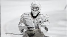 Po boji se zákeřnou nemocí zemřel mladý gólman, na léčbu přispěly i hvězdy NHL