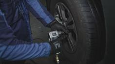 Řidiči musí přezout auta do zimního. Měli by být obezřetní, varuje policie