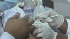 Lidé už dostali stamiliony dávek vakcín proti covidu. Česko zaostává
