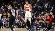 Curry v NBA znovu zářil. Dal 56 bodů, trefil se i s klaksonem přes celé hřiště
