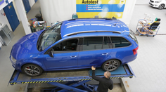 Zhoršuje se kvalita nových aut? Německý ADAC ukázal, na čem výrobci nejvíc šetří