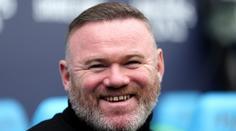 Rooney má zdravotní problém, který ho ovlivňuje při práci. Fanoušci jsou v šoku