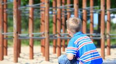 Drama v Bystřici: Chlapce (10) na hřišti vážně zranila petarda!