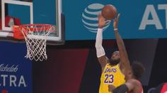 Lakers i Bucks srovnali série, vyhráli své zápasy jasným rozdílem