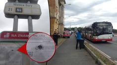 Střelec na Borech pálil na autobus s lidmi! Už ho dopadli