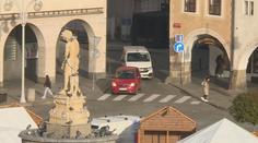 Budějovice o adventu zavřou autům náměstí. Zaveďte to trvale, žádá opozice