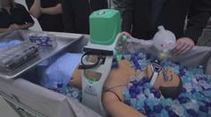 Smrtelně nemocná dívka (14) se nechala zmrazit, doufá ve vyléčení
