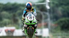 König má za sebou premiéru v superbicích. Po pádu přišlo zlepšení