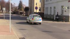 Muž přepadl zlatnictví, prodavačce hrozil zbraní! Hledá ho policie