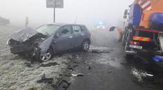 Řidička s dětmi v autě narazila do sypače! Neviděla přes led na okně