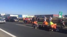 Vážná nehoda motorek u Prahy. Dálnice D10 byla uzavřena