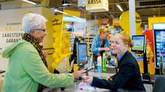 Supermarket zavádí pomalé pokladny. Někteří lidé chtějí čekat ve frontě déle