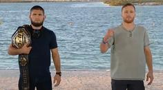 Šampioni si pohlédli do očí. Gaethje svůj pás zahodil, čeká na ten pravý
