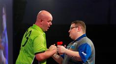 Suverén v nesnázích: Van Gerwen byl kousek od potupného konce!