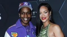 Rihanna se pochlubila fotkou novorozené holčičky. Vypadá jako panenka