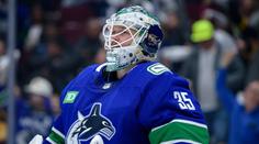 Komplikace pro Vancouver. Přišel o zraněného brankáře Demka