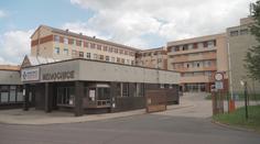 Nemocnice zasažená svrabem. Vedení podle zaměstnanců problém ignoruje