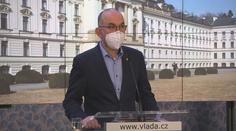 Vláda rozhodla: Respirátory budou dál levnější, na zdravotníky čekají odměny