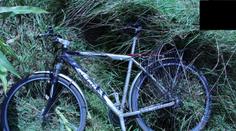Řidič náklaďáku srazil cyklistu a ujel! Zemřel bez pomoci v příkopu