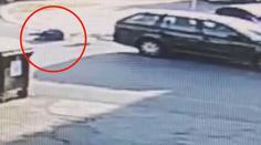 VIDEO: Řidič v Plzni srazil chodce, poté s ním lomcoval. Z místa nehody ujel