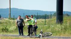 Cyklista při nehodě zemřel. Dítě, které bylo s ním, odvezl vrtulník