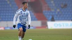 Dcerka fotbalisty Olomouce vběhla na hřiště během zápasu. Fanoušci to vtipně glosují