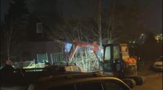 Demolice domu v ostravské Bedřišce začala. Aktivisté na střeše nebyli